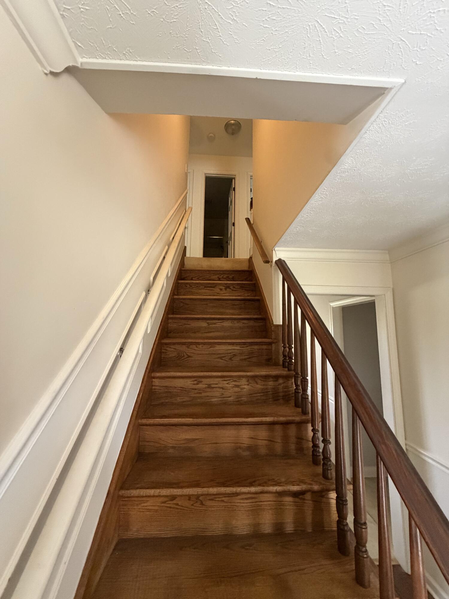 945 Krebs Station Road Paducah, KY 42003 - Photo 22 of 46 STAIRWAY LOOKING UP