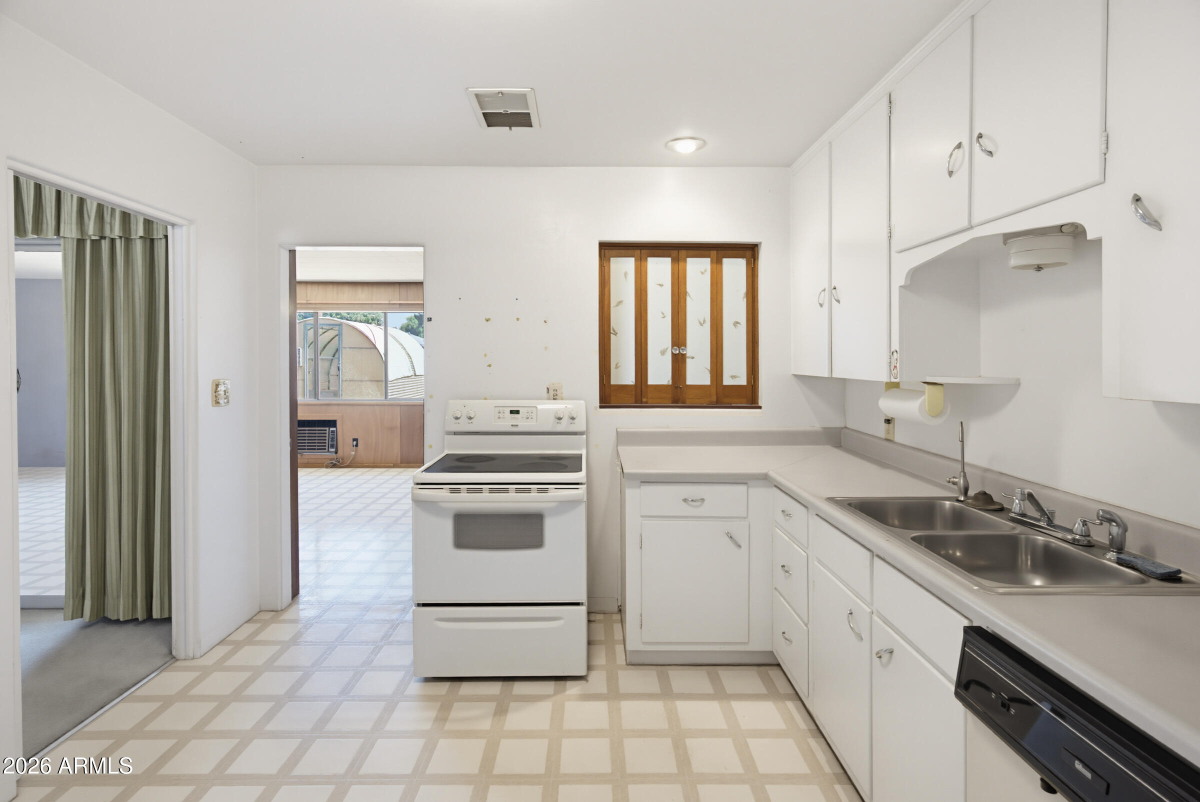 1720 West Rovey Avenue Phoenix, AZ 85015 - Photo 12 of 51 1720 W Rovey Ave-14