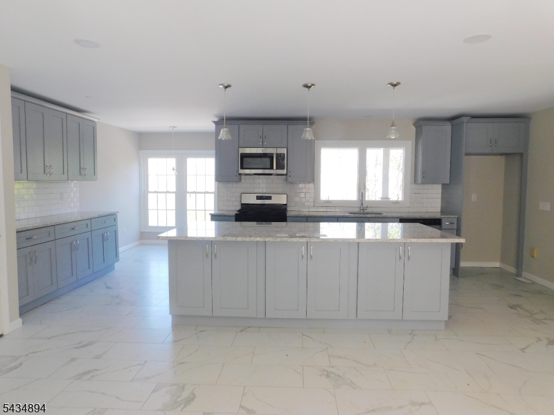 4 Spring Hill Road Annandale, NJ 08801 - Photo 8 of 41