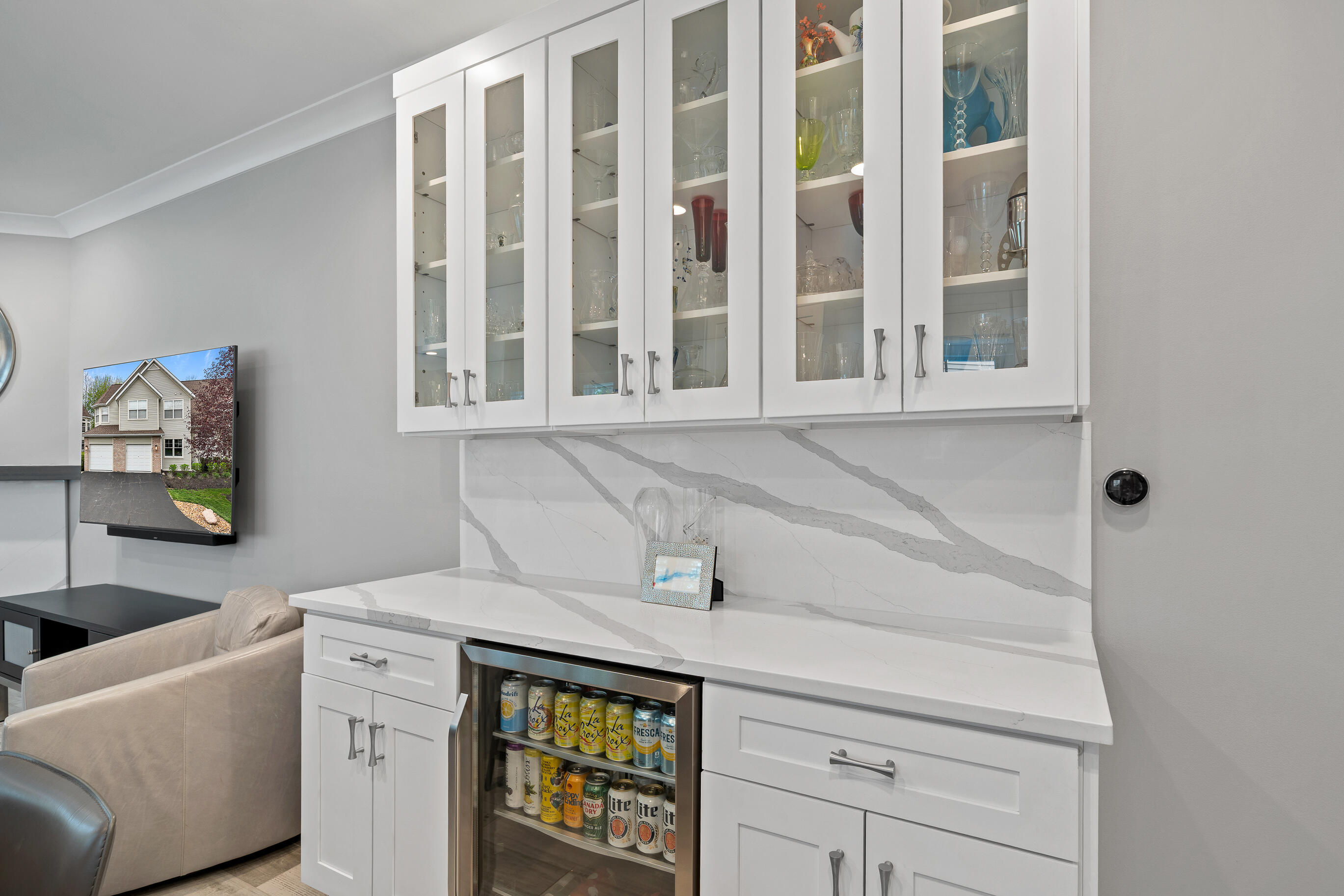 401 Abbey Ridge Court Fontana, WI 53125 - Photo 10 of 68 Beverage Refrigerator