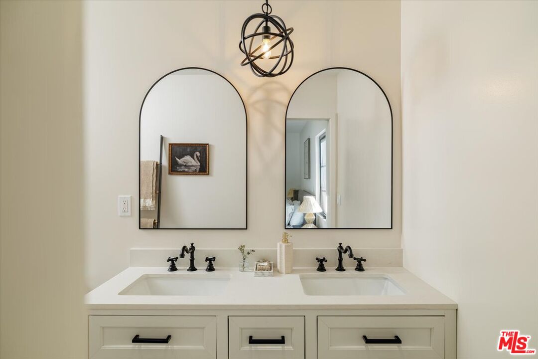 3448 Ferncroft Road Los Angeles, CA 90039 - Photo 16 of 34