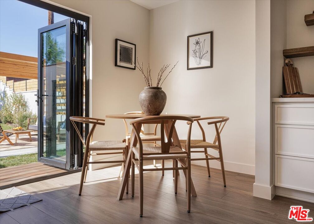 3448 Ferncroft Road Los Angeles, CA 90039 - Photo 5 of 34