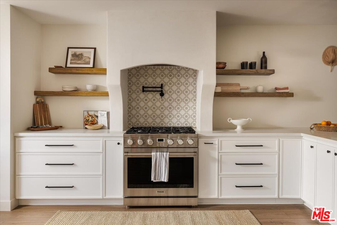3448 Ferncroft Road Los Angeles, CA 90039 - Photo 6 of 34