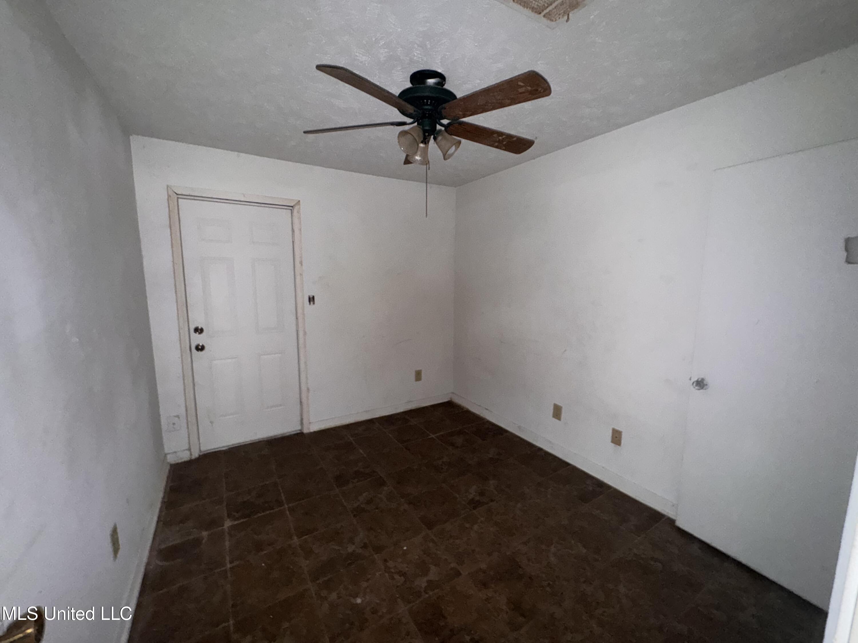 156 McCluer Road Jackson, MS 39212 - Photo 12 of 18 IMG_5195