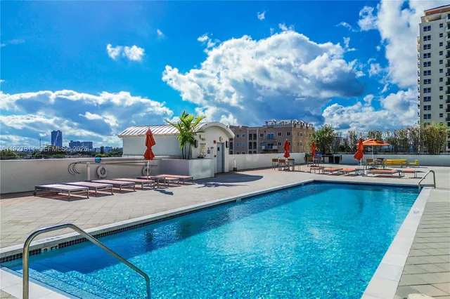 $575,000 | 3180 Southwest 22nd Terrace, Unit PH201, Miami, FL 33145