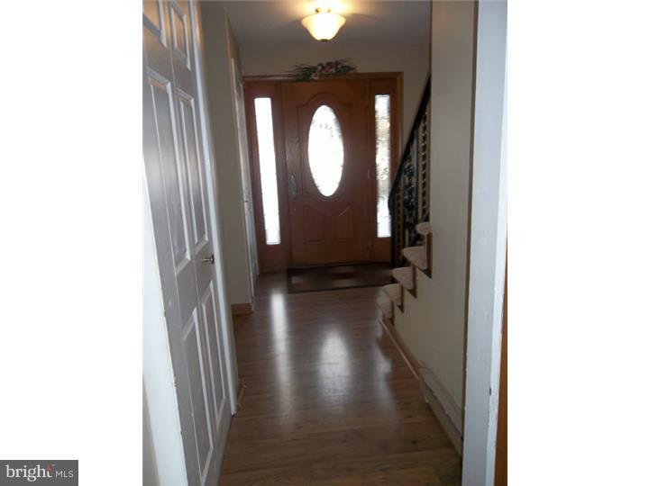 215 Heffner Road Limerick, PA 19468 - Photo 5 of 9 Foyer