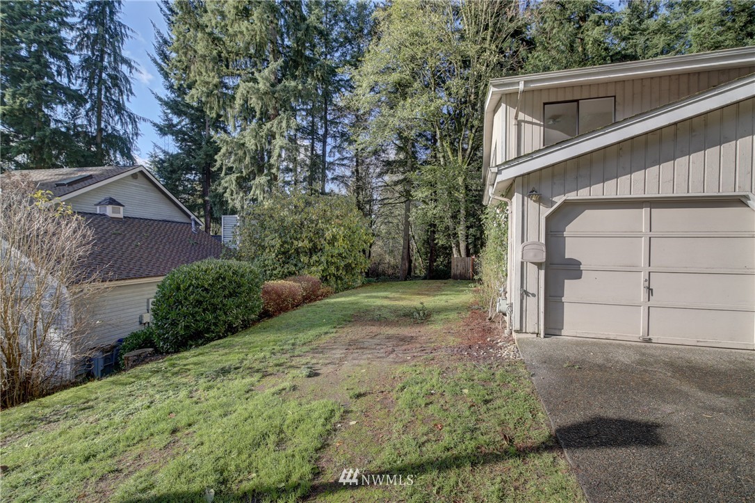 12819 Northeast 184th Court Bothell, WA 98011 - Photo 2 of 12 Gallery Image 2