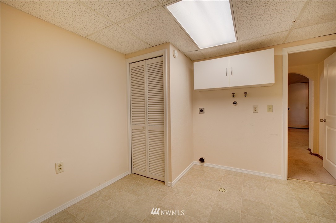 12819 Northeast 184th Court Bothell, WA 98011 - Photo 11 of 12 Gallery Image 11