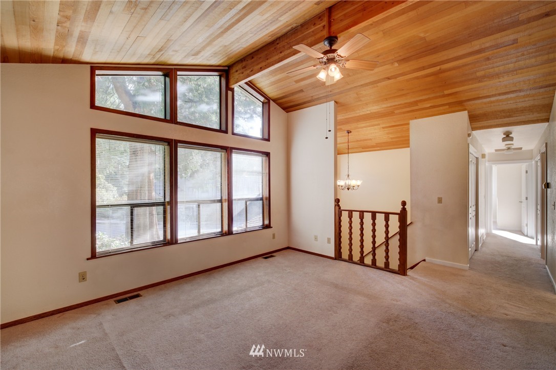 12819 Northeast 184th Court Bothell, WA 98011 - Photo 3 of 12 Gallery Image 3