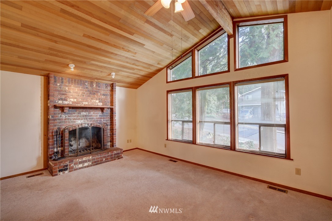 12819 Northeast 184th Court Bothell, WA 98011 - Photo 4 of 12 Gallery Image 4