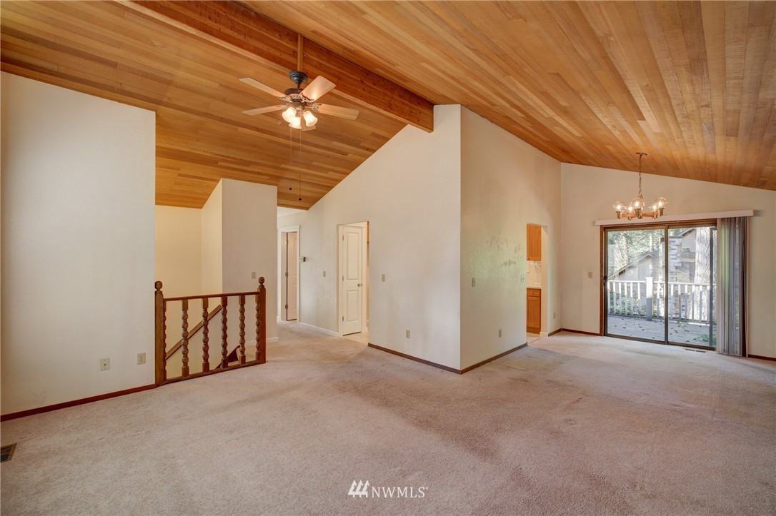 12819 Northeast 184th Court Bothell, WA 98011 - Photo 5 of 12 Gallery Image 5