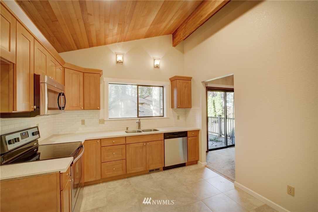 12819 Northeast 184th Court Bothell, WA 98011 - Photo 7 of 12 Gallery Image 7