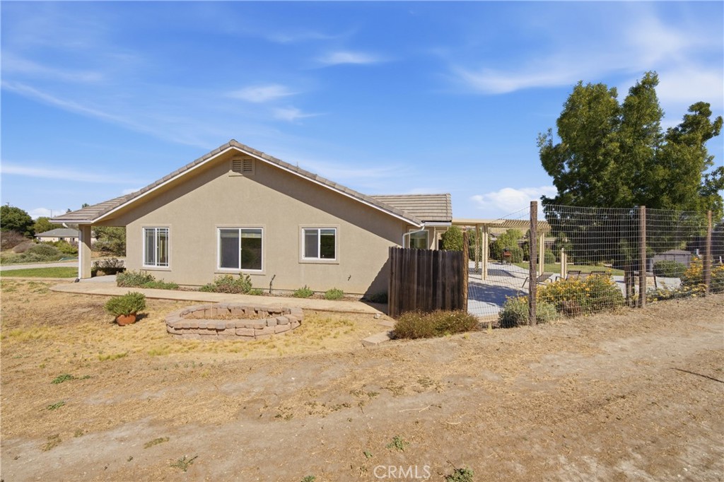 8020 Baron Way Paso Robles, CA 93446 - Photo 12 of 74