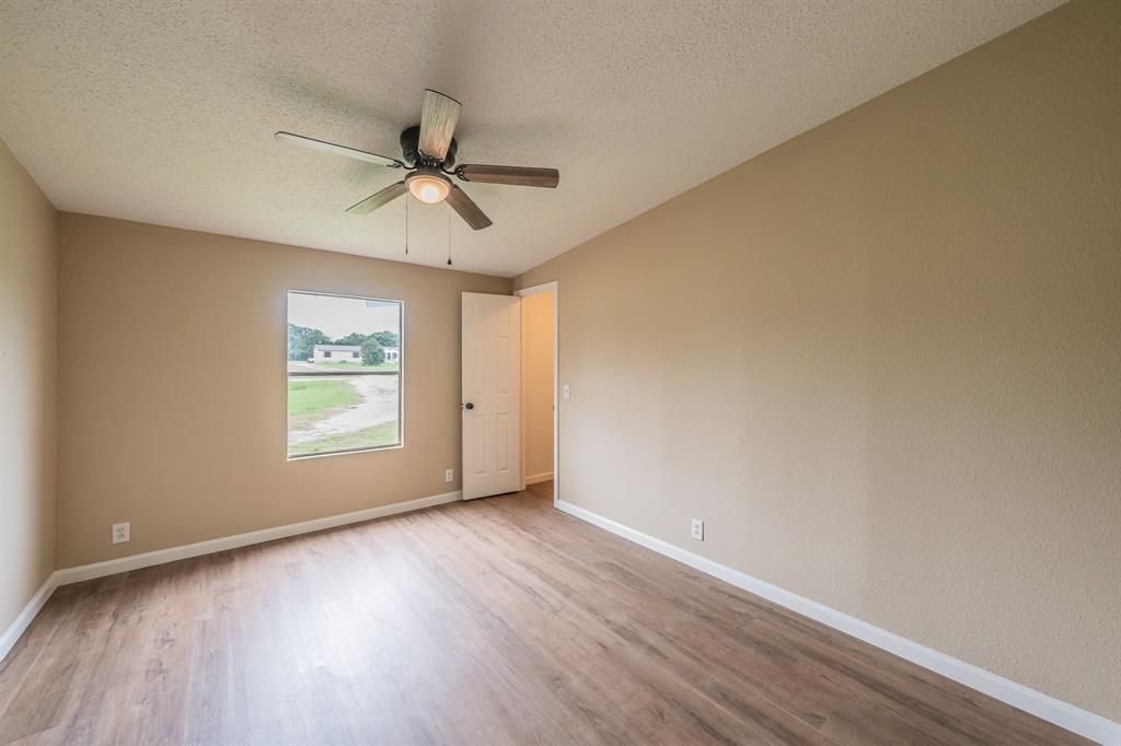 153 Clay Court Springtown, TX 76082 - Photo 25 of 38