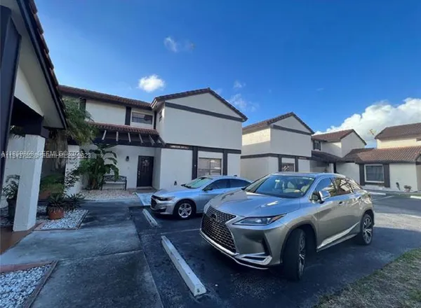 $415,000 | 4910 Southwest 149th Court, Unit 11B, Miami, FL 33185