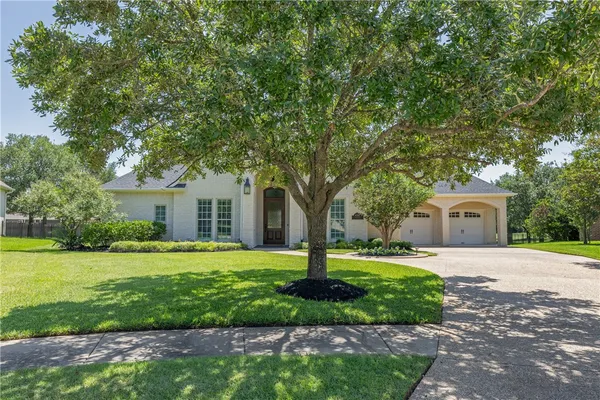 $799,900 | 4301 Willowick Drive, Bryan, TX 77802