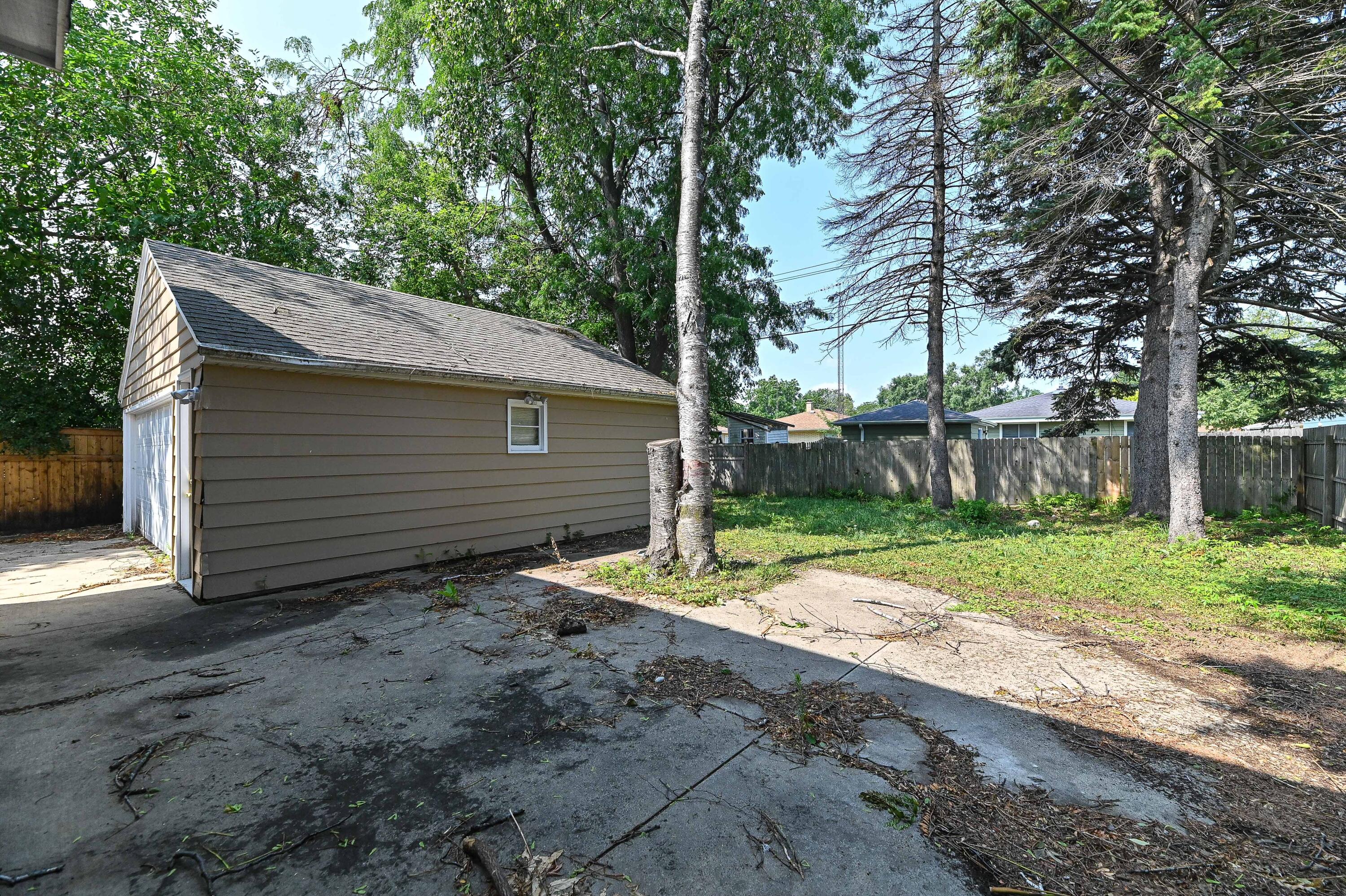 1728 Cleveland Avenue, Unit 1730 Racine, WI 53405 - Photo 37 of 39 Patio