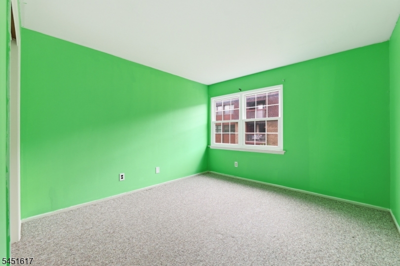 296 Alpine Way Woodbridge, NJ 07095 - Photo 10 of 30 Gallery Image 10
