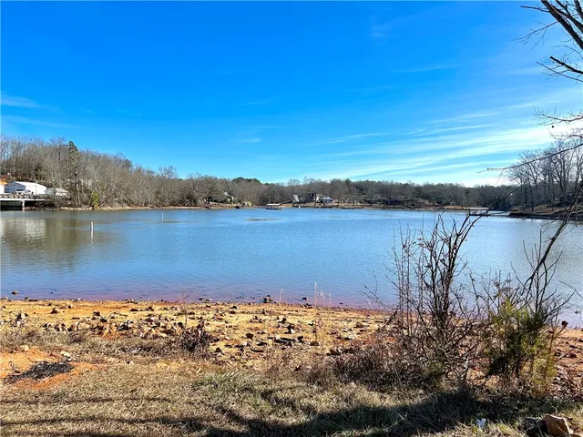 $249,999 | 5 Lake Shore Drive, Iva, SC 29655