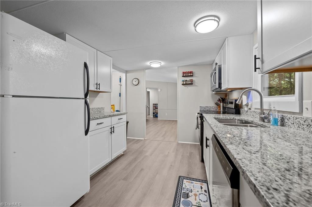 218 Gem Stone Loop Summerfield, NC 27358 - Photo 12 of 33