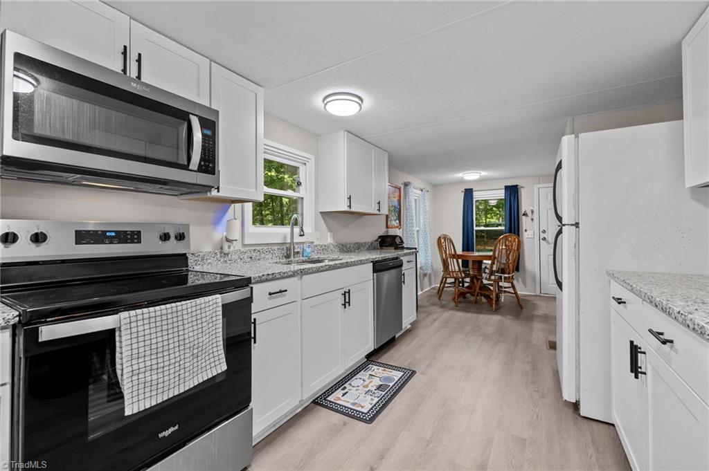 218 Gem Stone Loop Summerfield, NC 27358 - Photo 10 of 33