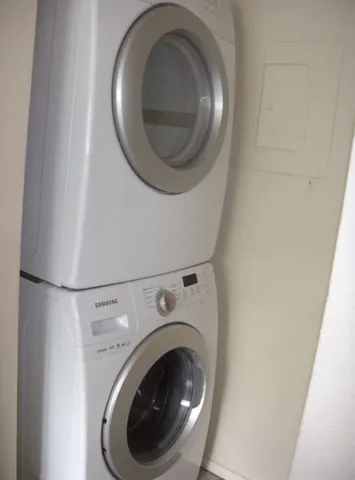 a close up view of a washer and dryer
