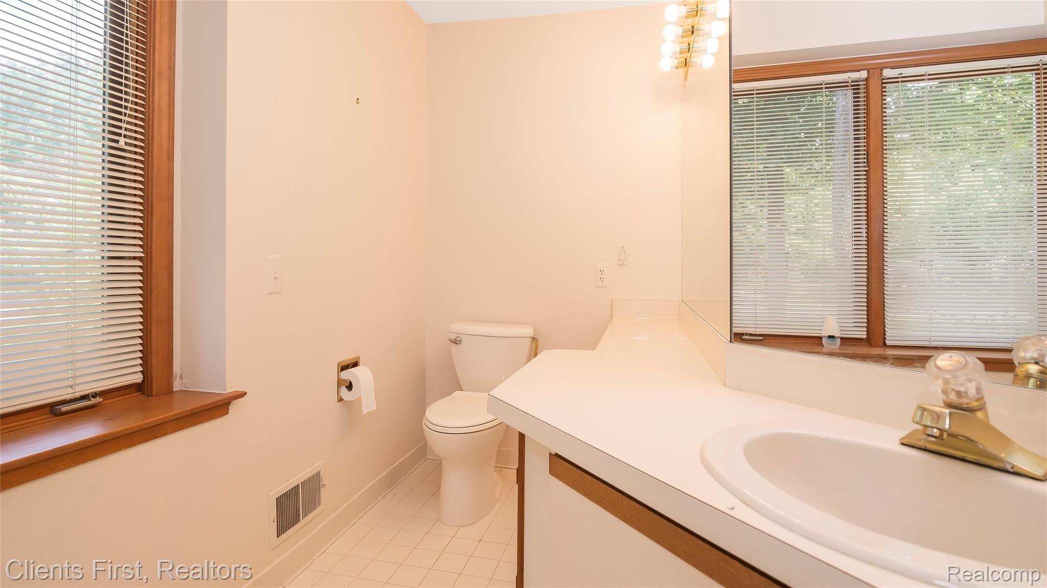 40875 Coventry Road Novi, MI 48375 - Photo 10 of 41 Master bath