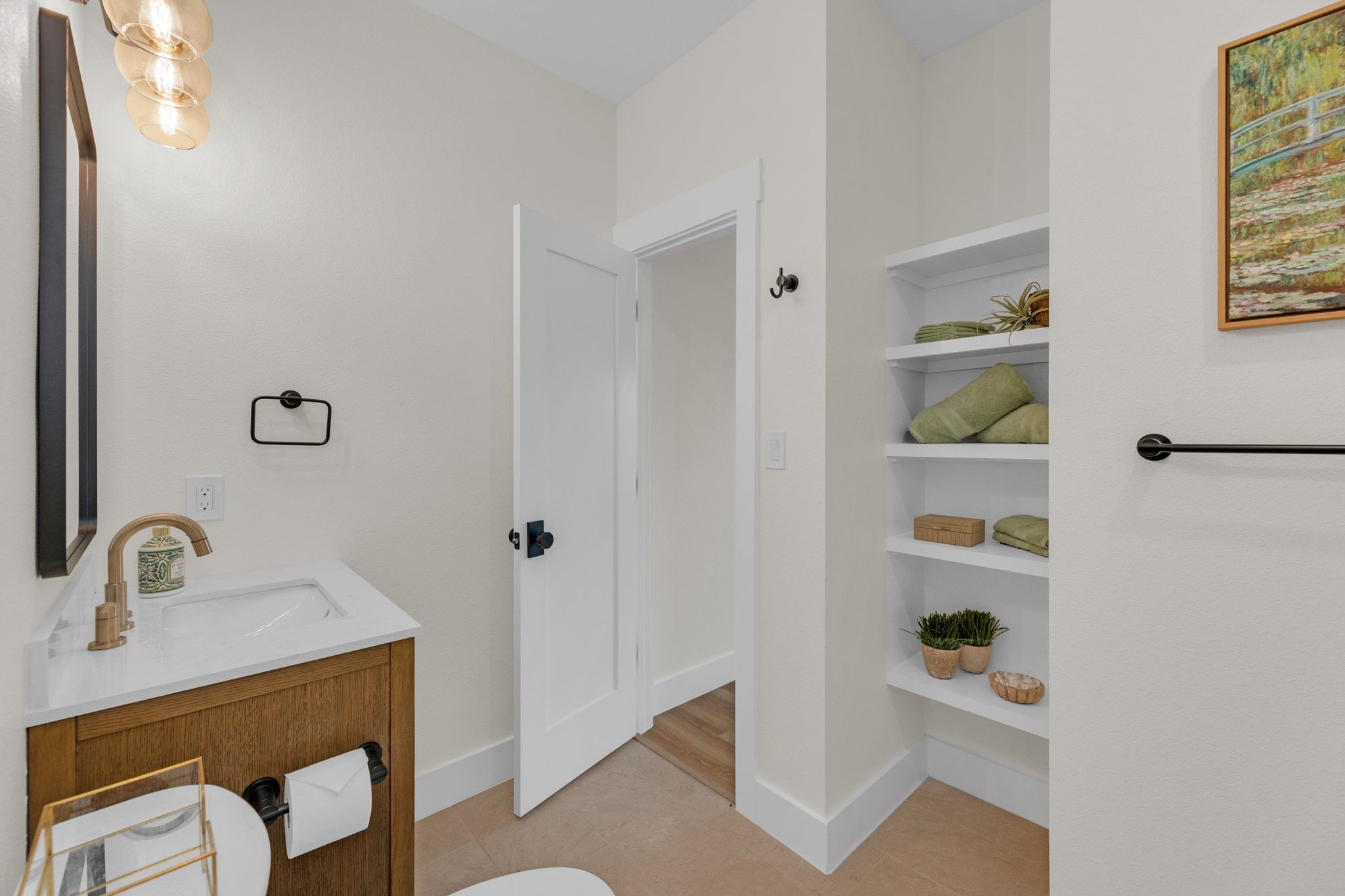 2102 South Church Street Georgetown, TX 78626 - Photo 16 of 40 Ensuite bathroom that is also guest bath with entry from the hall.