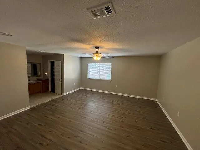 $2,800 | 199 Country Club Road, Shalimar, FL 32579