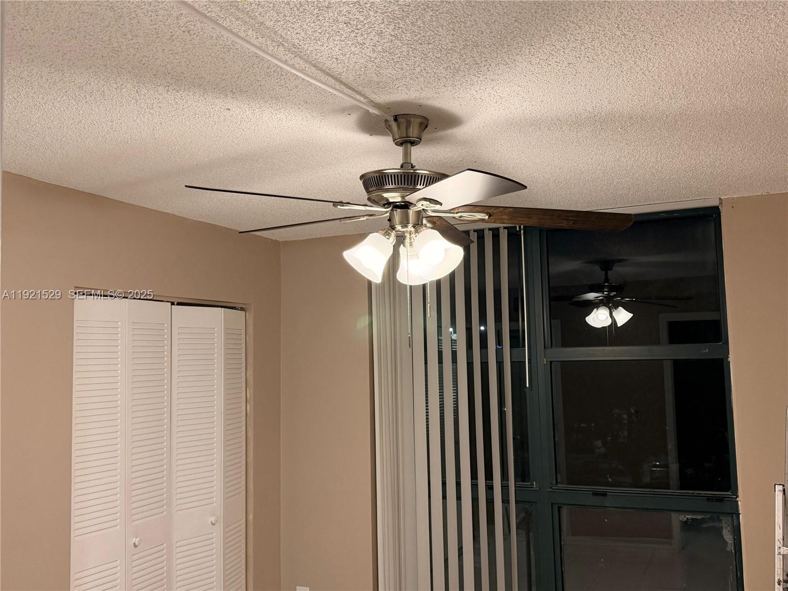 11800 Southwest 18th Street, Unit 4284 Miami, FL 33175 - Photo 14 of 14 a close view of a light fixtures and staircase