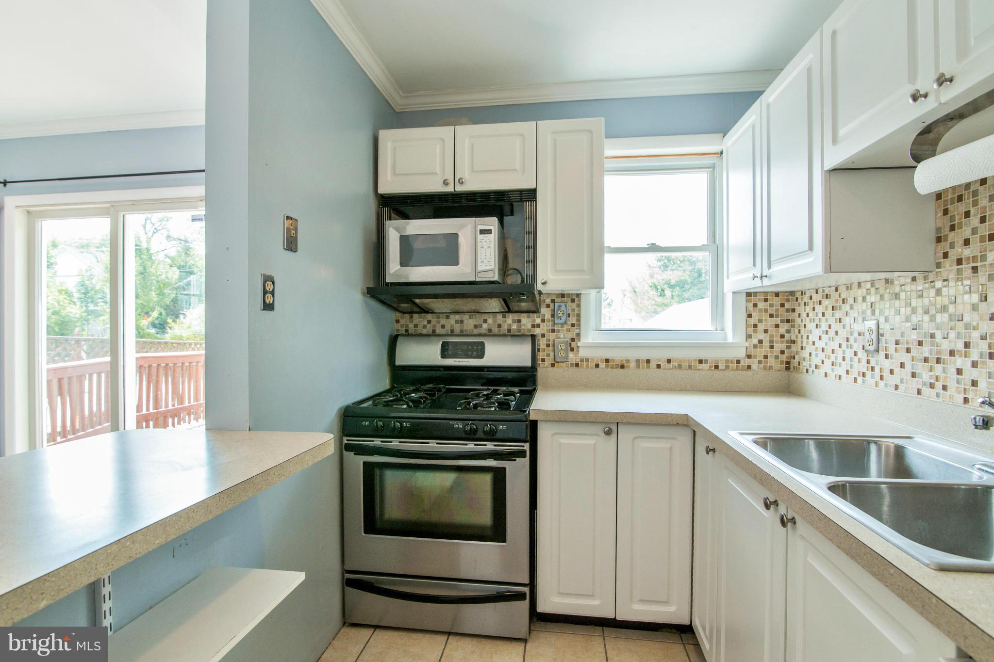 247 Ridge Avenue Baltimore, MD 21286 - Photo 9 of 30 Kitchen