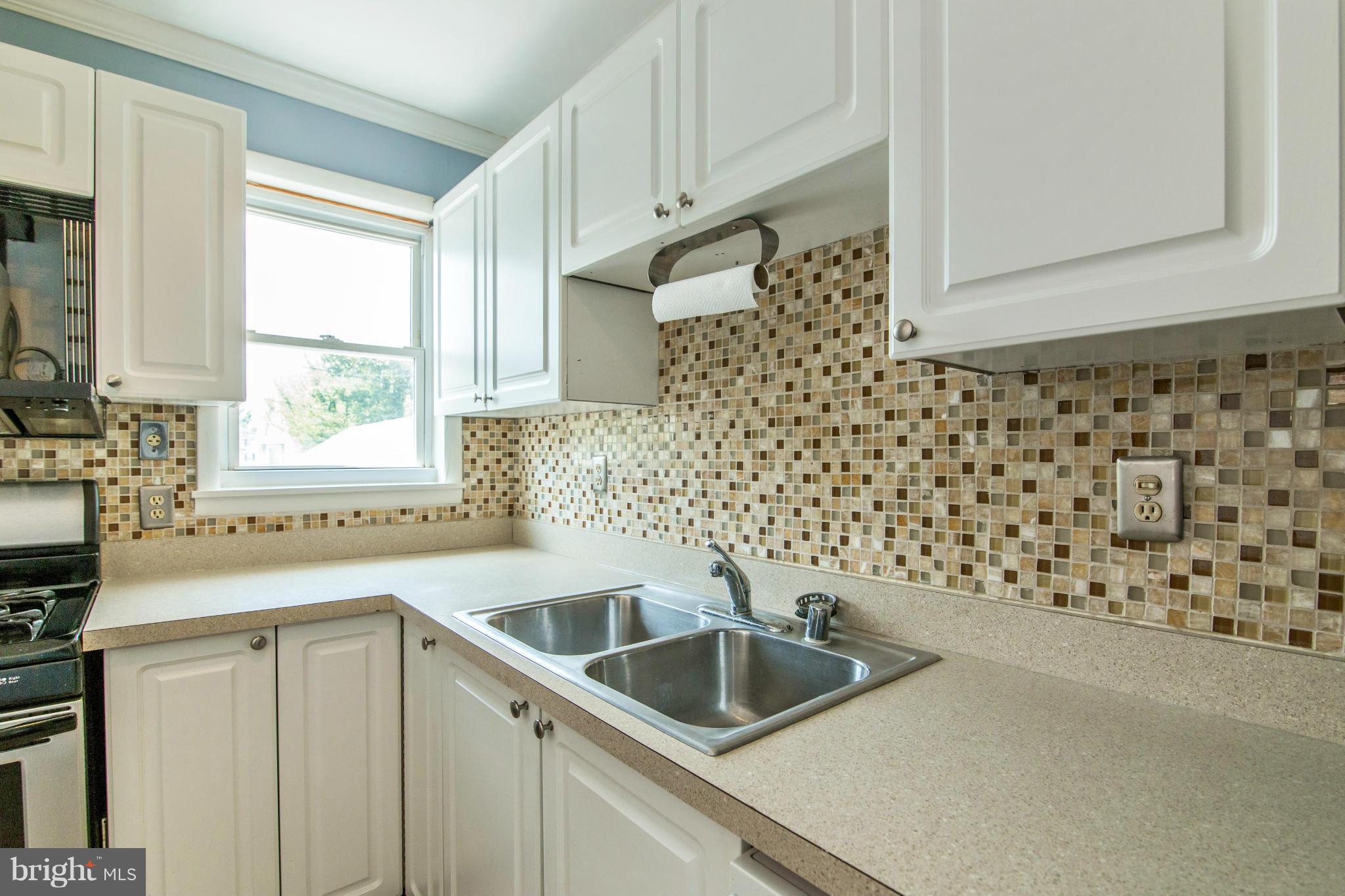 247 Ridge Avenue Baltimore, MD 21286 - Photo 10 of 30 Kitchen