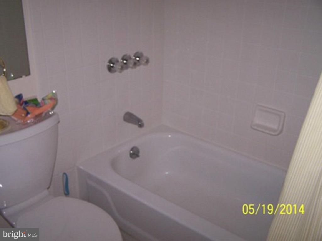 1736 Stratton Road Crofton, MD 21114 - Photo 14 of 24 Hall Bath, Tub