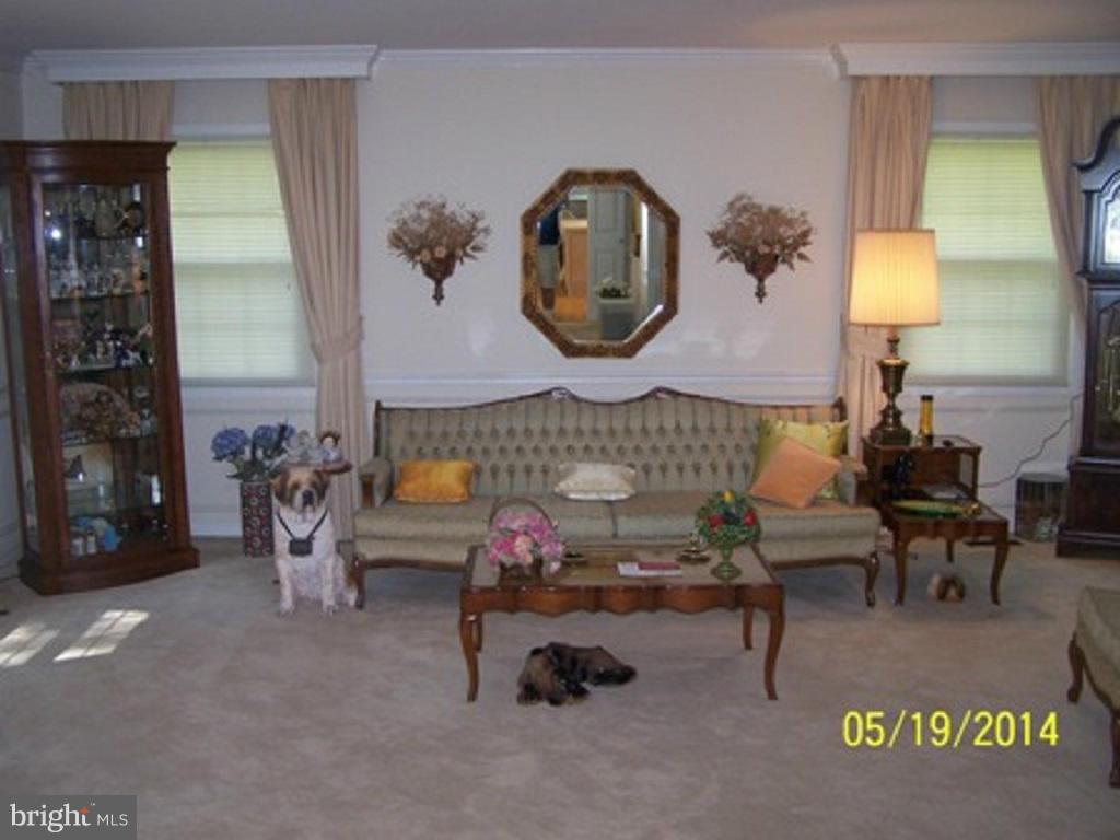 1736 Stratton Road Crofton, MD 21114 - Photo 8 of 24 Living Room