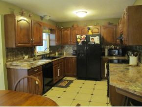 524 White Top Road Bluff City, TN 37618 - Photo 2 of 18 Extra Large Kitchen