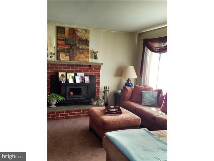 3512 Horton Road Newtown Square, PA 19073 - Photo 5 of 25 Living Room