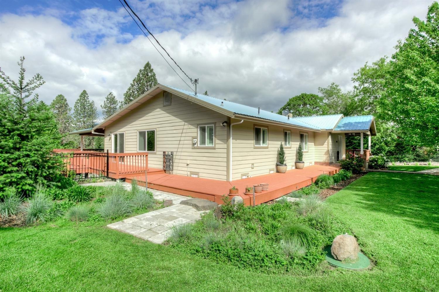 1065 Old Ferry Road Shady Cove, OR 97539 - Photo 5 of 35 deck