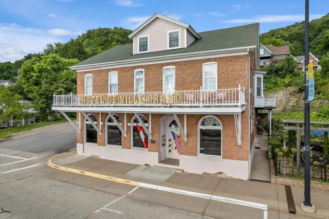 $1,200,000 | 215 North Main Street, Alma, WI 54610