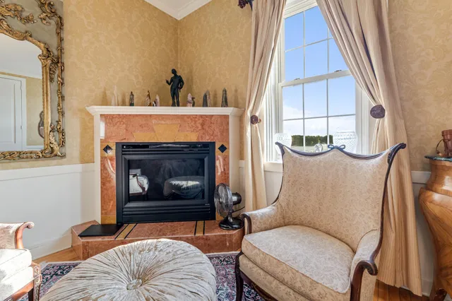 $1,200,000 | 215 North Main Street, Alma, WI 54610