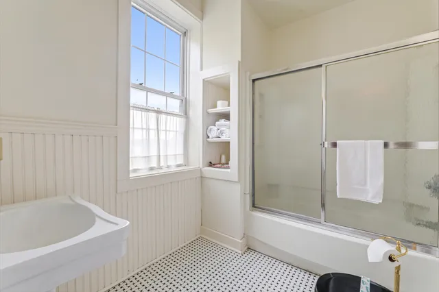 $1,200,000 | 215 North Main Street, Alma, WI 54610