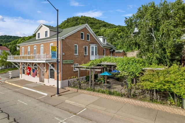 $1,200,000 | 215 North Main Street, Alma, WI 54610