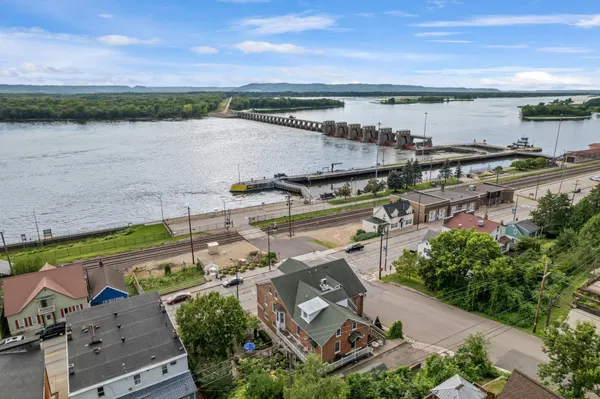 $1,200,000 | 215 North Main Street, Alma, WI 54610