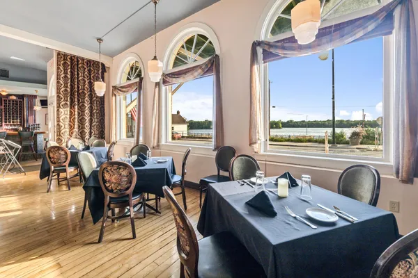 $1,200,000 | 215 North Main Street, Alma, WI 54610