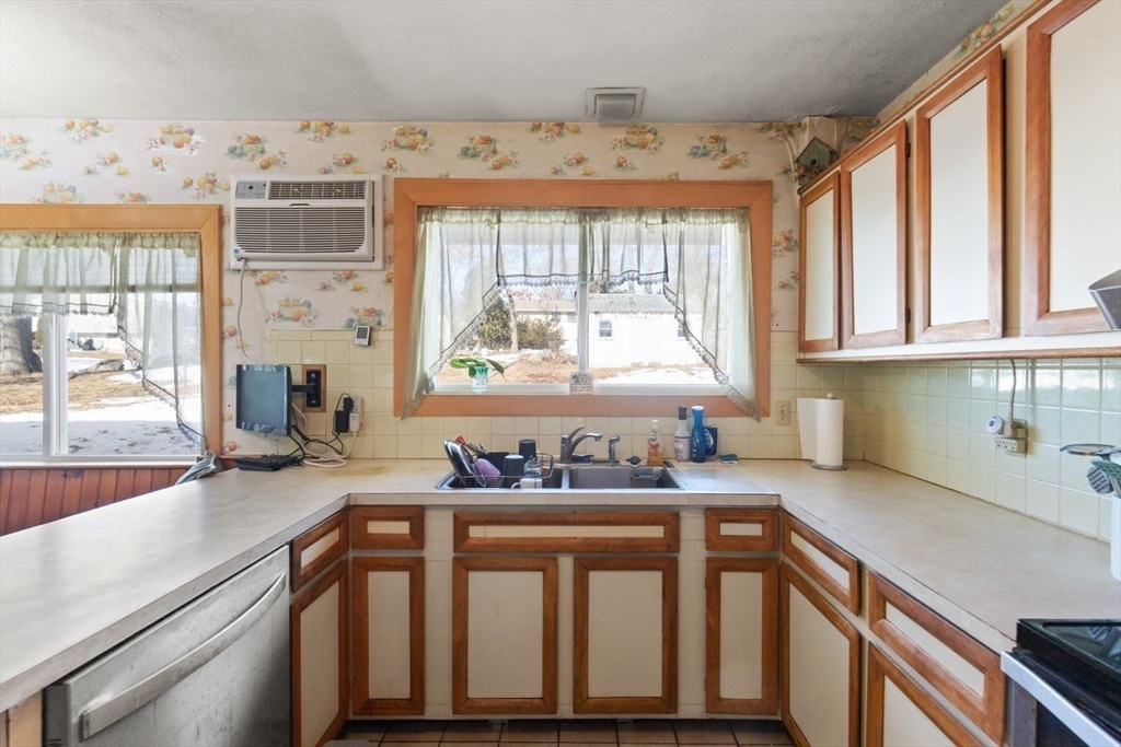 21 Olsen Road Peabody, MA 01960 - Photo 10 of 38 Gallery Image 10