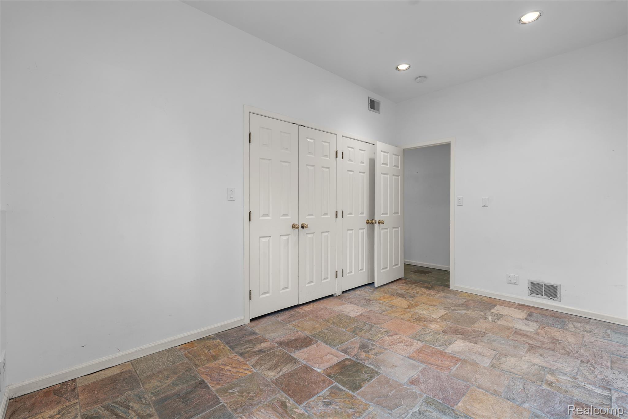 497 Lake George Road Oakland, MI 48363 - Photo 29 of 62 497 lake george rd_038.jpg