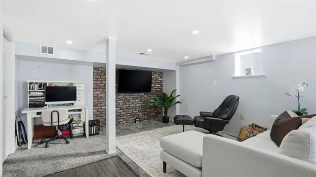 $234,900 | 376 Mc Clellan Drive, Pittsburgh, PA 15236