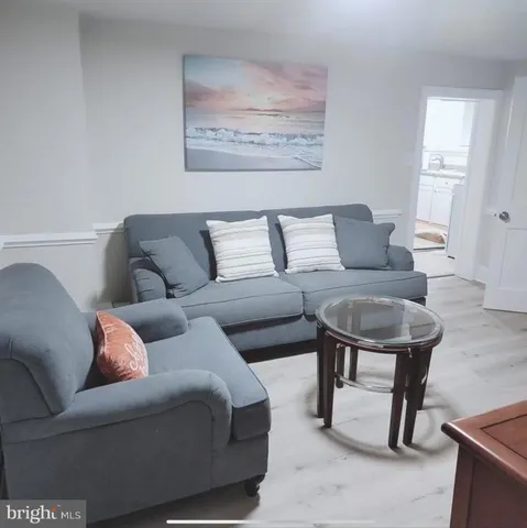 $1,950 | 480 West South Street, Unit 1, Frederick, MD 21701