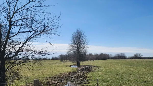 $393,500 | West 670th Avenue, Girard, KS 66743