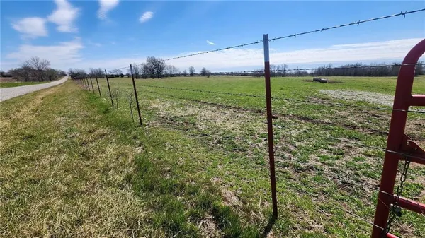 $393,500 | West 670th Avenue, Girard, KS 66743