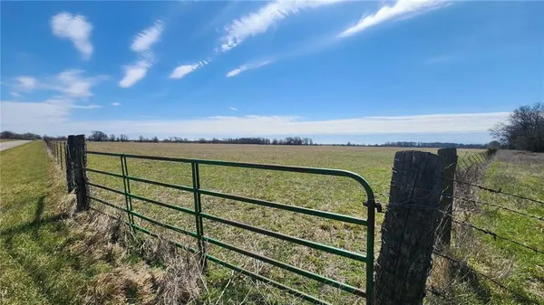 $393,500 | West 670th Avenue, Girard, KS 66743